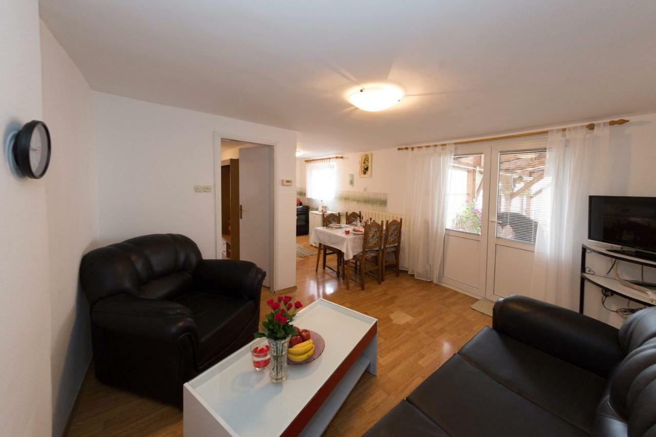 Apartman Antea โอโทชาส ภายนอก รูปภาพ